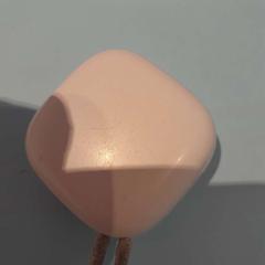 İLost kullanarak TCL tarafından bildirildiği gibi Airpod'lar durumda blanc