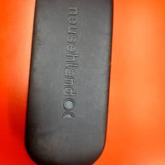 Etui à lunettes avec lunettes, a été signalé par UvA REC utilisant iLost