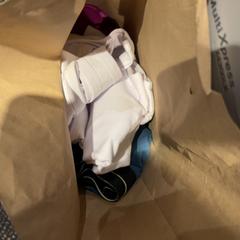 Clothing Wit, roze, geel, groen, segundo informou Van der Valk Hotel Utrecht usando iLost