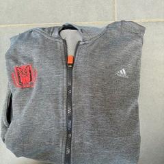 의류 - Trui, iLost를 사용하여 Regio Oost-Vlaanderen에 보고됨