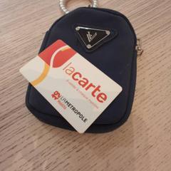 Bag Mini, bleu marine avec carte rtm, som rapportert av IKEA Marseille La Valentine ved bruk av iLost
