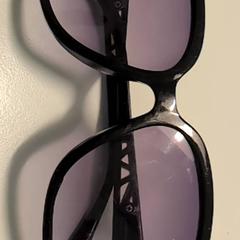 サングラス がiLostで Ziekenhuis Oost-Limburg によって報告されました