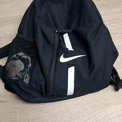 Mochila Zwart, como reportado por EBS Spijkenisse utilizando o iLost