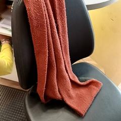 Xaile Rouge et noire, como reportado por IKEA Nantes utilizando o iLost