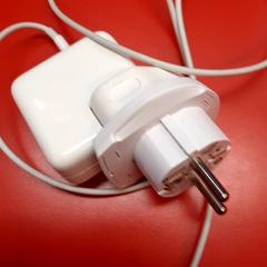 Oplader, zoals gemeld door UvA REC met iLost