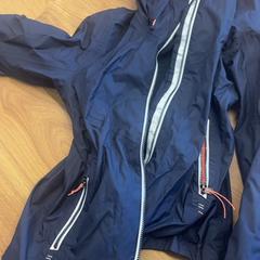 Giacca Blauw, come riportato da HTM utilizzando iLost