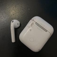 Airpods lader met 1 AirPod, come riportato a iLost