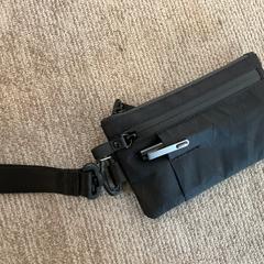 Sac Zwart, op naam van Bouchier, a été signalé par Gemeente Alkmaar utilisant iLost