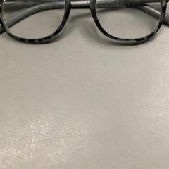 Ulleres Grijs, segons ha informat IKEA Haarlem mitjançant iLost