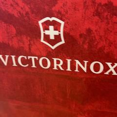 Köp Victorinox, rapporterat av Designer Outlet Roermond med iLost