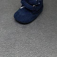 Scarpe da bambino, come riportato da IKEA Hasselt utilizzando iLost