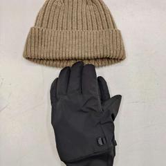 ニット帽と手袋 がiLostで IKEA新宿 によって報告されました