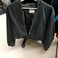 재킷 Grijs, iLost를 사용하여 Qbuzz GD Groningen Peizerweg에 보고됨