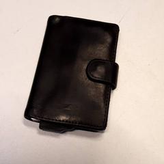 カードホルダー がiLostで Qbuzz ZHN によって報告されました