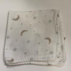 ハンカチ がiLostで IKEA鶴浜 によって報告されました