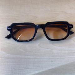 Sluneční brýle, jak nahlášeno Gemeente Nijmegen pomocí iLost