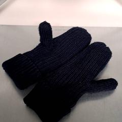 Vante utan fingrar Marinblå, zoals gemeld door Keolis Lund met iLost