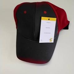 Roupa Pet rood, segundo informou Regio Antwerpen - Brussel usando iLost
