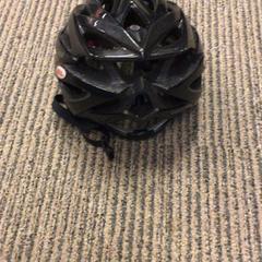 Hjälm fietshelm, rapporterat av Canisius-Wilhelmina Ziekenhuis med iLost