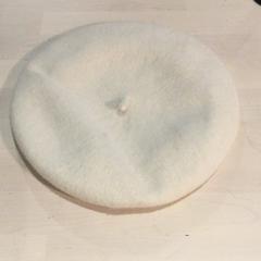 Gorro Wit, ha sido reportado por IKEA Wilrijk con iLost