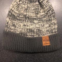 Beanie, ako bolo nahlásené Pathé Helmond pomocou iLost