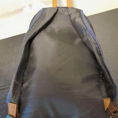 حقائب حمل وحقائب اليد noir et bleu marine، كما تم الإبلاغ عنه بواسطة TCL عبر iLost