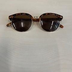 نظارات شمسية، كما تم الإبلاغ عنه بواسطة Arriva Limburg Zuid عبر iLost