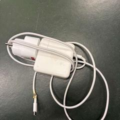 Adaptateur apple, a été signalé par Universiteitsbibliotheek Universiteitskwartier utilisant iLost