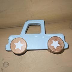 Toy car Hout, as reported by Familie Resort Molenwaard using iLost