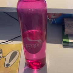 ウォーターボトル Roze がiLostで Pathé Rembrandt Utrecht によって報告されました