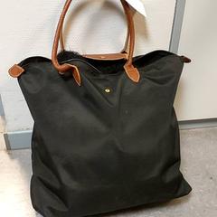 Bossa - Draagtas zwart, segons ha informat Regio Oost-Vlaanderen mitjançant iLost