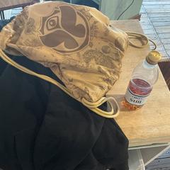 Plecak TML met zwarte trui, flesje, TML envelop,…, zgłoszono przez W2 - DreamVille przy użyciu iLost