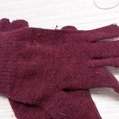 Handschoenen Donkerrood, zoals gemeld door Qbuzz Fryslân met iLost