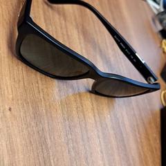 サングラス がiLostで Qbuzz DMG によって報告されました