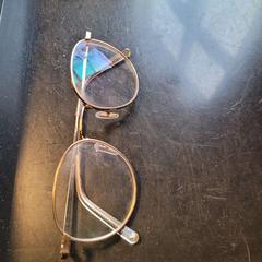 Lentes goudkleurig, segundo informou Breda University of Applied Sciences Mgr. Hopmansstraat usando iLost