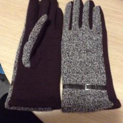 Gloves, a été signalé par MEININGER Hotel Berlin "Mitte" Humboldthaus utilisant iLost