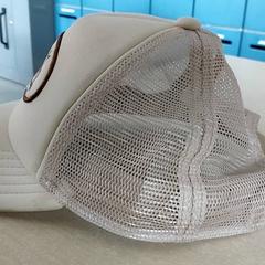 Kleding - Pet beige, ha sido reportado por Centraal magazijn con iLost