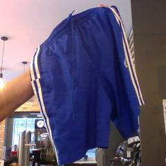 Kleidung shorts blue, gemeldet von MEININGER Hotel Hamburg City Center über iLost