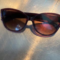 Sunglasses, as reported by MEININGER Hotel Heidelberg Hauptbahnhof using iLost