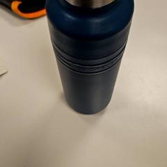 Garrafa para beber Waterfes, como reportado por Vrije Universiteit Amsterdam utilizando o iLost