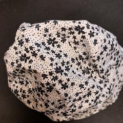 Gorra infantil blanc et noir, segons ha informat TCL mitjançant iLost