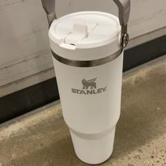 Bottle Stanley waterfles, as reported by IKEA Utrecht using iLost