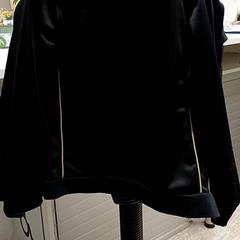 Veste sport enfant がiLostで IKEA Clermont Ferrand によって報告されました