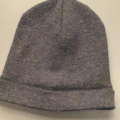 Casquette Grey, a été signalé par MEININGER Hotel Budapest Great Market Hall utilisant iLost