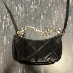 Taška, jak nahlášeno Pathé Amersfoort pomocí iLost