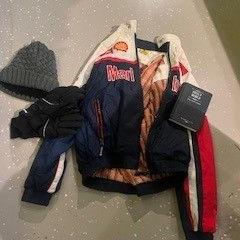 Jas jacket and stuff, zoals gemeld door Room Mate Bruno met iLost