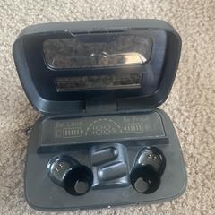 Box voor oordopjes, amint azt az iLostnak jelentették.