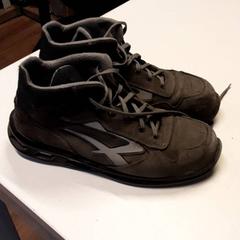 Zapato, segundo informou Qbuzz ZHN usando iLost