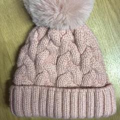 Hatt, som rapportert av IKEA Brno ved bruk av iLost