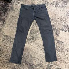 Jeans zwarte american classic jeans, zoals gemeld door Van der Valk Rotterdam Blijdorp met iLost